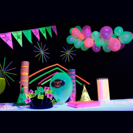 mise-en-scene-decoration-fluo-avec-ballons-UV-sous-lumiere-noire-big.jpg