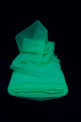 Tulle fluorescent VERT FONCE au mtre