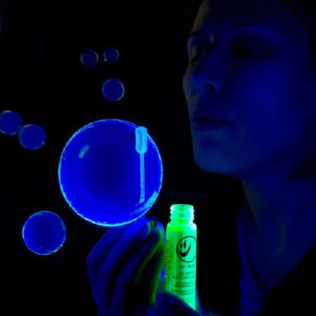 Spray de peinture fluorescente (UV-active) - Soirée Fluo