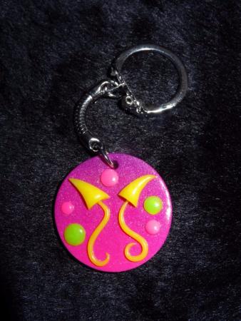 Porte-clé champis jaunes fluo en pâte polymère