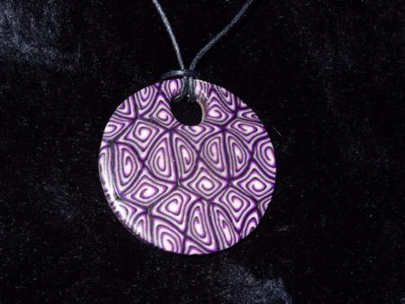 Pendentif millefiori à spirales en pâte polymère