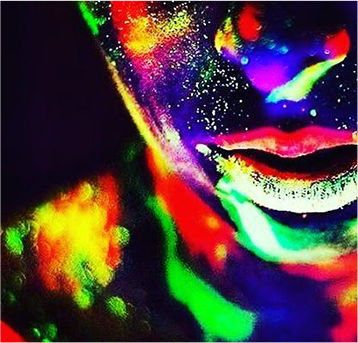 URAQT Peinture Corporelle Lumineux pour Visage Corps, 15 Couleurs Palette  de Maquillage Fluo Fluorescents UV pour Enfants et Adultes, Festival,  Anniversaire, Halloween, Maquillage Cosplay : : Jeux et Jouets