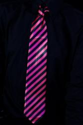 Cravate rose fluo UV rayée