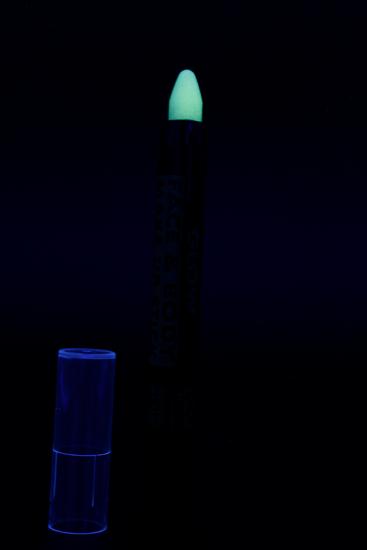 Crayon maquillage phosphorescent invisible 