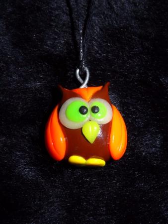 Pendentif « rigolos zanimaux » chouette marron et orange