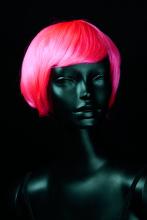 Perruque court fluo rose