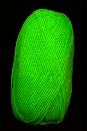 2 pièces OmniaLaser ol-uvwoolgreen2 laine réactif aux lumières de Wood vert Glow Party pelote fluo UV 