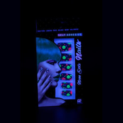 Faux ongles fluo à pois 